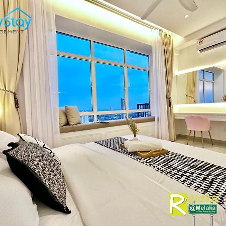 Novo 8 Residence Bachang By Heystay Management Kampong Tambak Luaran gambar